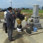 改葬・ご遺骨のお引越し準備と遷仏法要に。朝倉市の地域墓地から福岡市東区の三日月山霊園へ、12年前にお墓を建てていただいたお客様