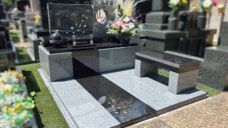 期間限定お値下げ！激レア！早い者勝ち！　デザイン墓石　写真集 黒御影石】黒色のお墓の魅力 黒色墓石を建てる時の注意点と